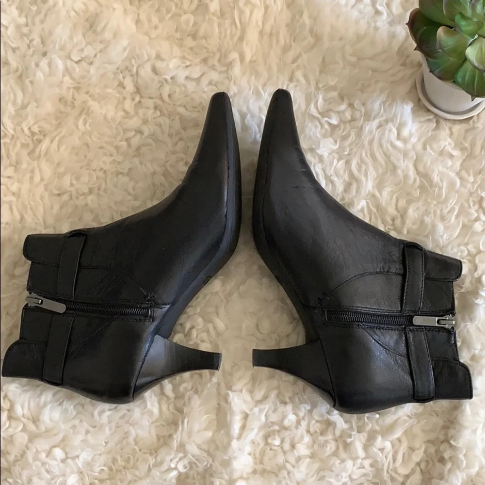 Circa JOAN and DAVID Luxe Leather CJ DIVO Booties - Picture 4 of 8